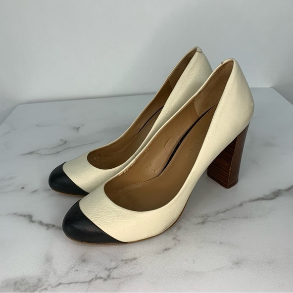 Banana Republic Cream/Black Round Front Pumps 9 - Picture 1 of 12